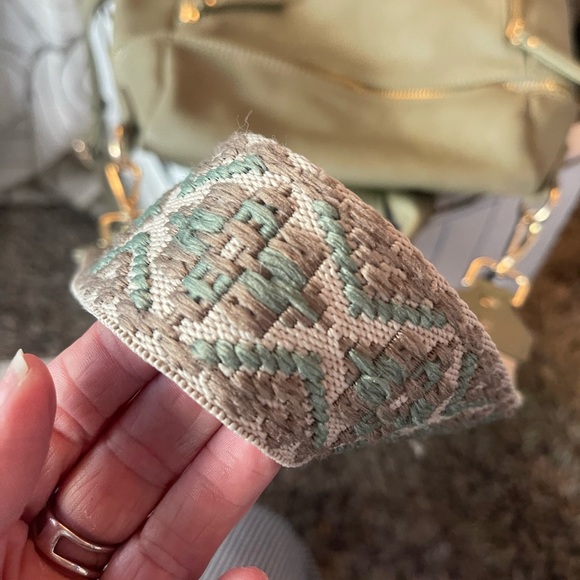 Elegant Brand new- Green Backpack with Spacious Interior - Picture 13 of 13